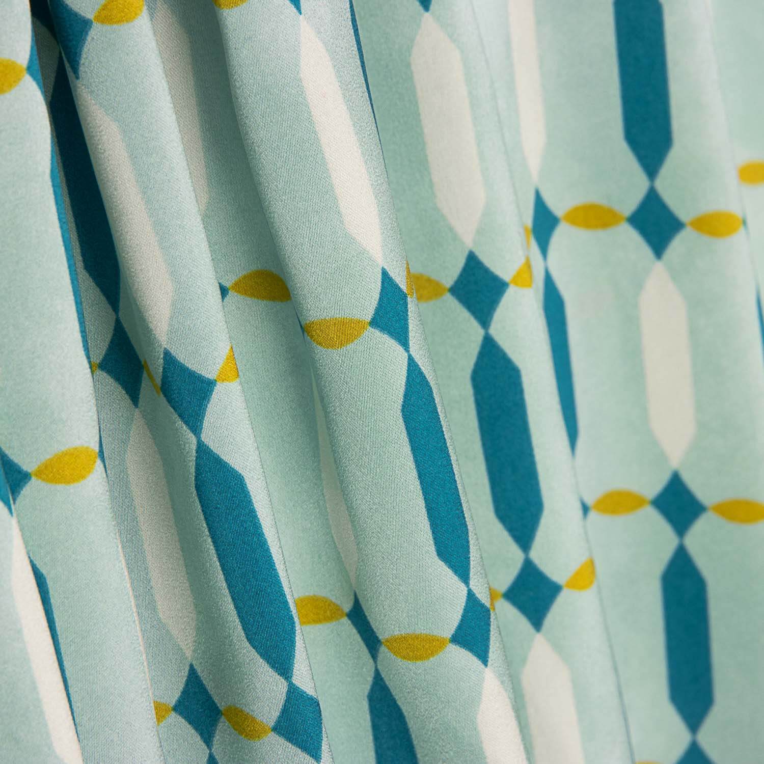 Viscose estampada com motivos geométricos verde-água - Ribes y Casals