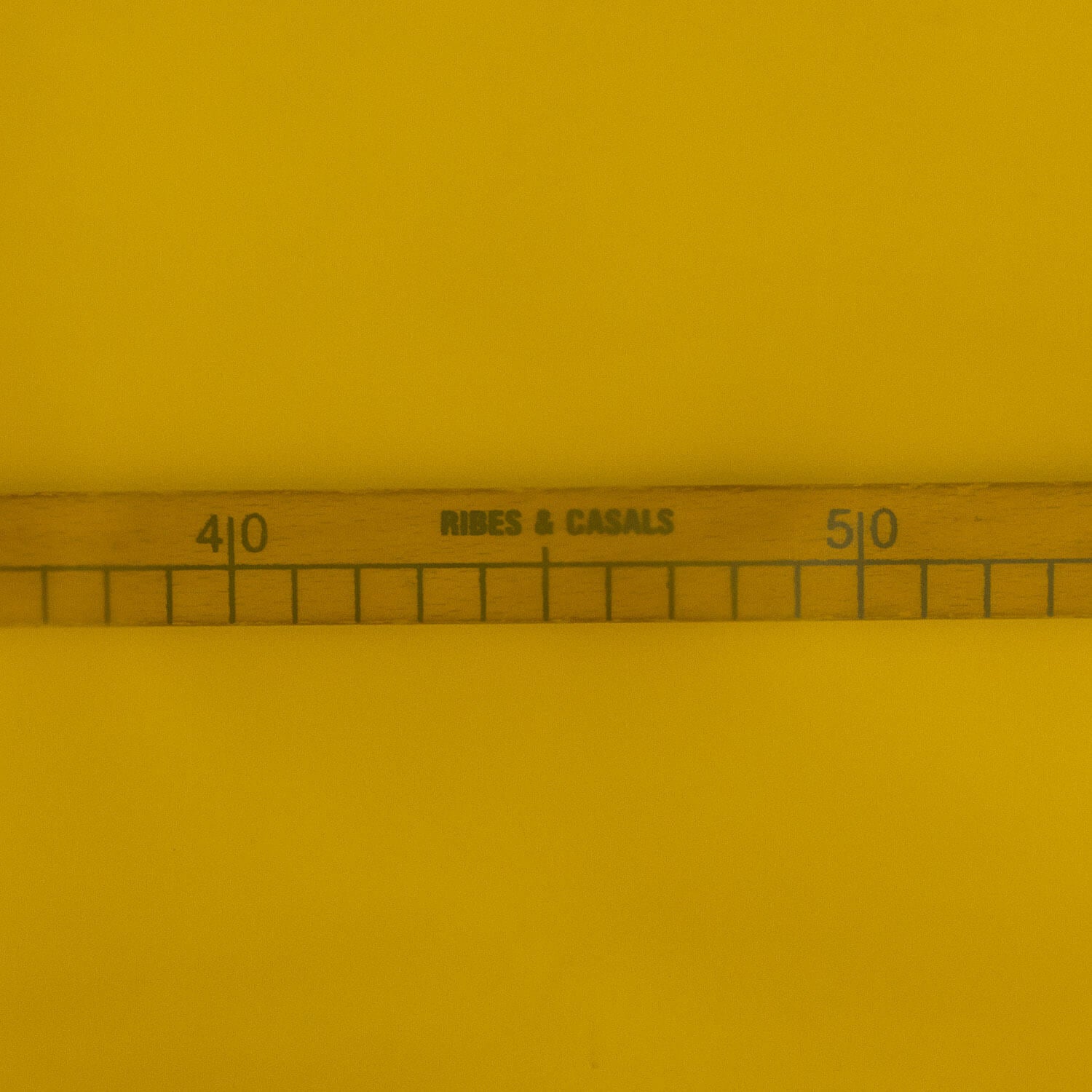 Repelente de Água Amarelo Liso - Ribes y Casals
