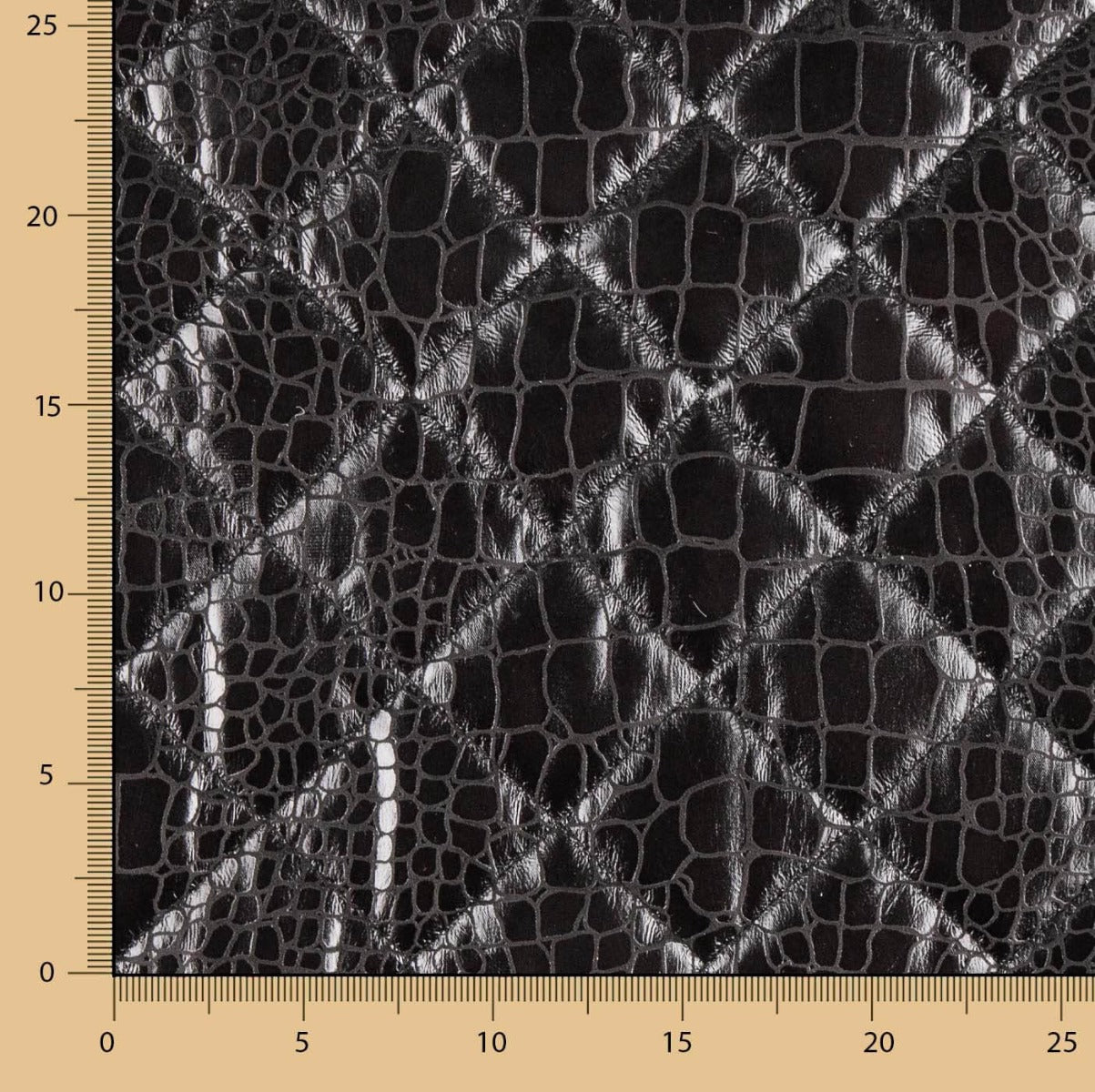 Acolchoado Em Polipiel Preto - Ribes y Casals