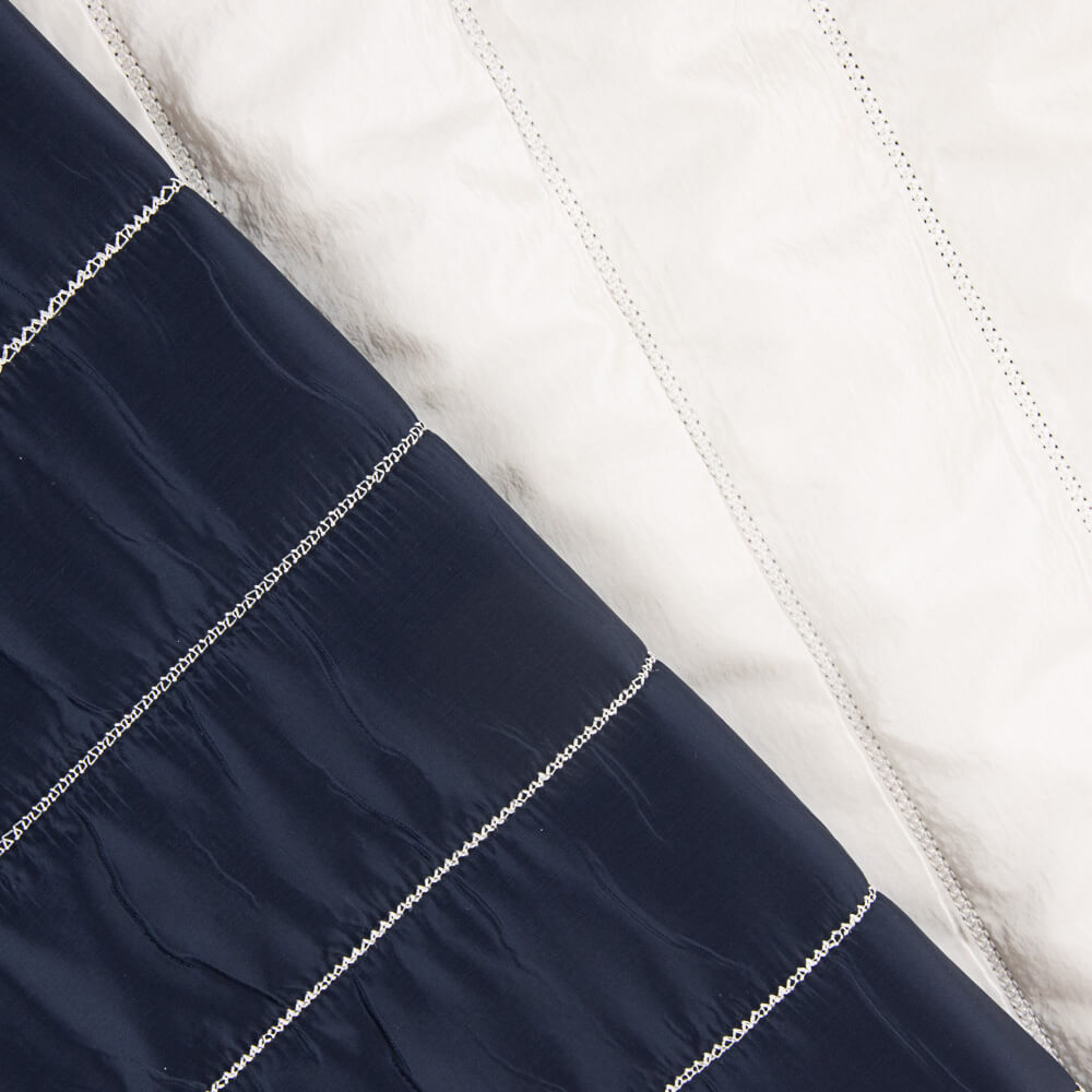 Acolchoado Metalizado Branco - Ribes y Casals