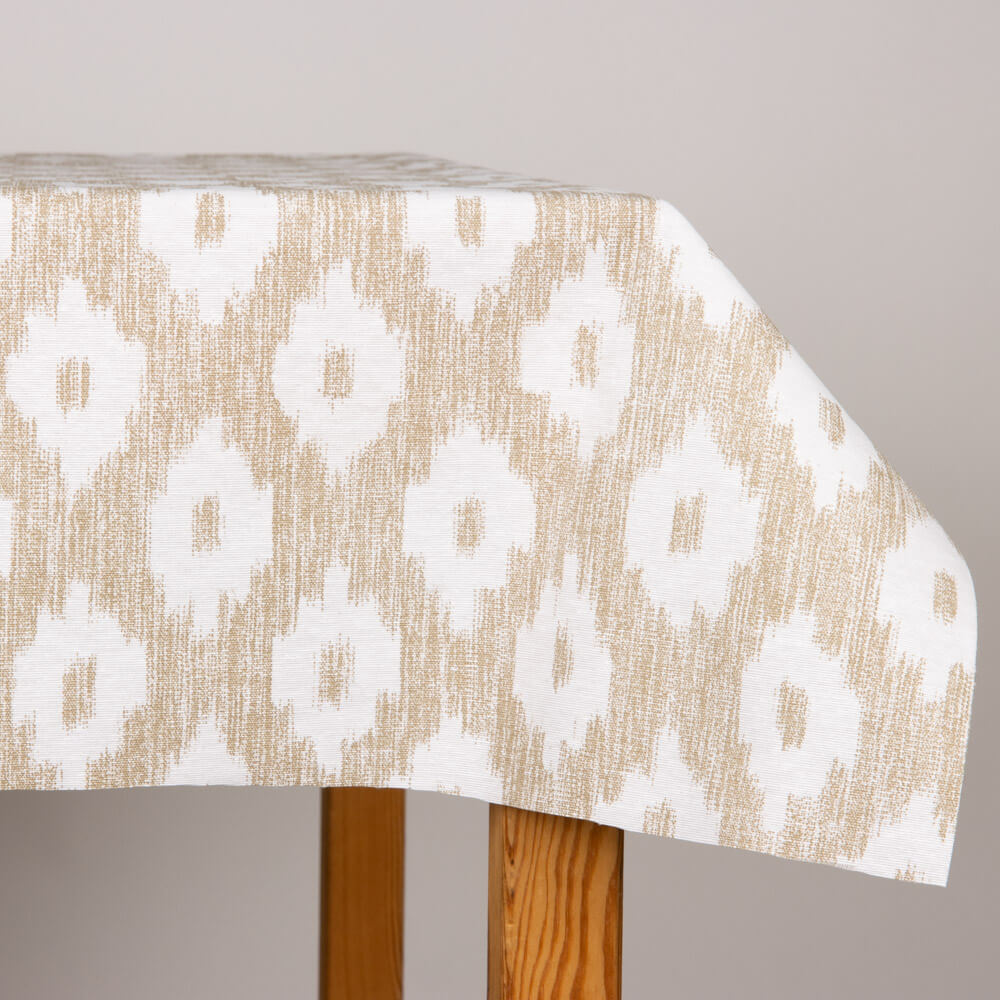 Retal Mantel Resinado Antimanchas Lenguas Mallorquina Beige 110x140 cm - Ribes y Casals