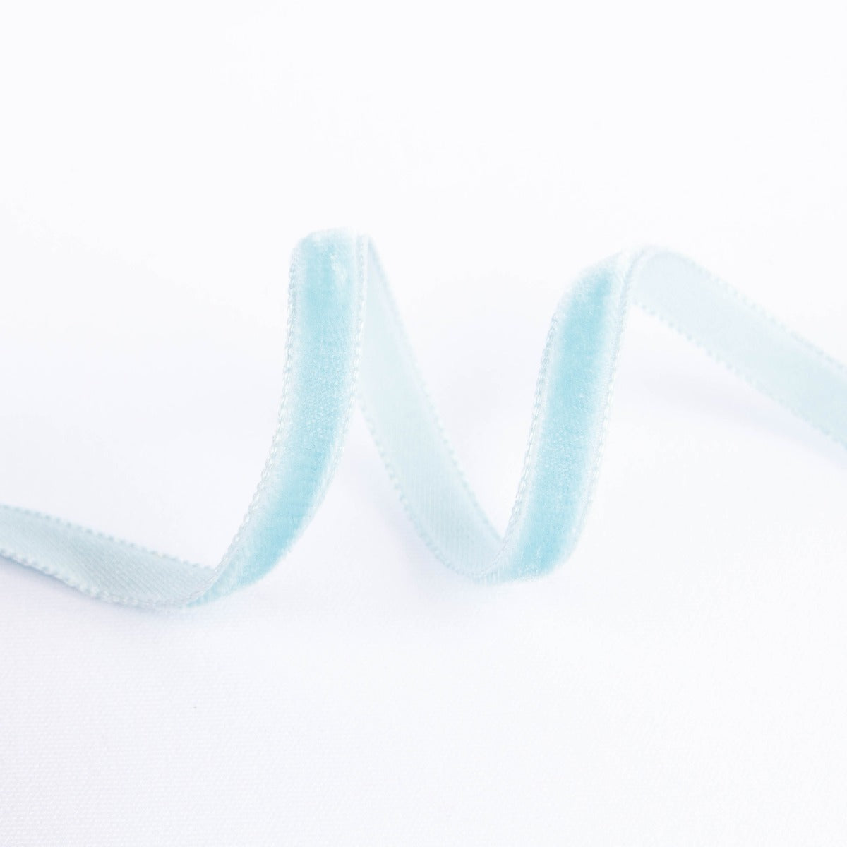 Fita de Veludo Azul Gelo 7mm - Ribes y Casals