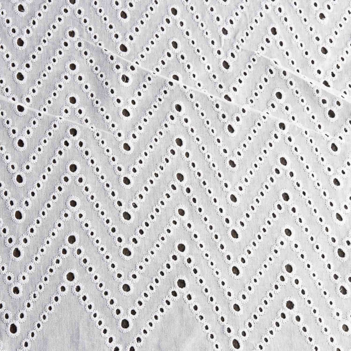 Bordado Suíço Chevron Branco - Ribes y Casals