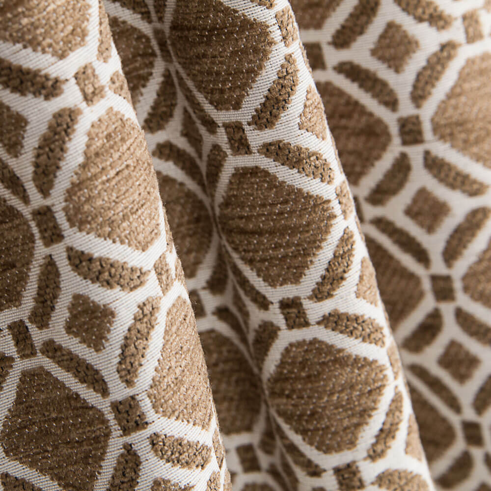 Chenille Estofamento Geométrico Camel - Ribes y Casals