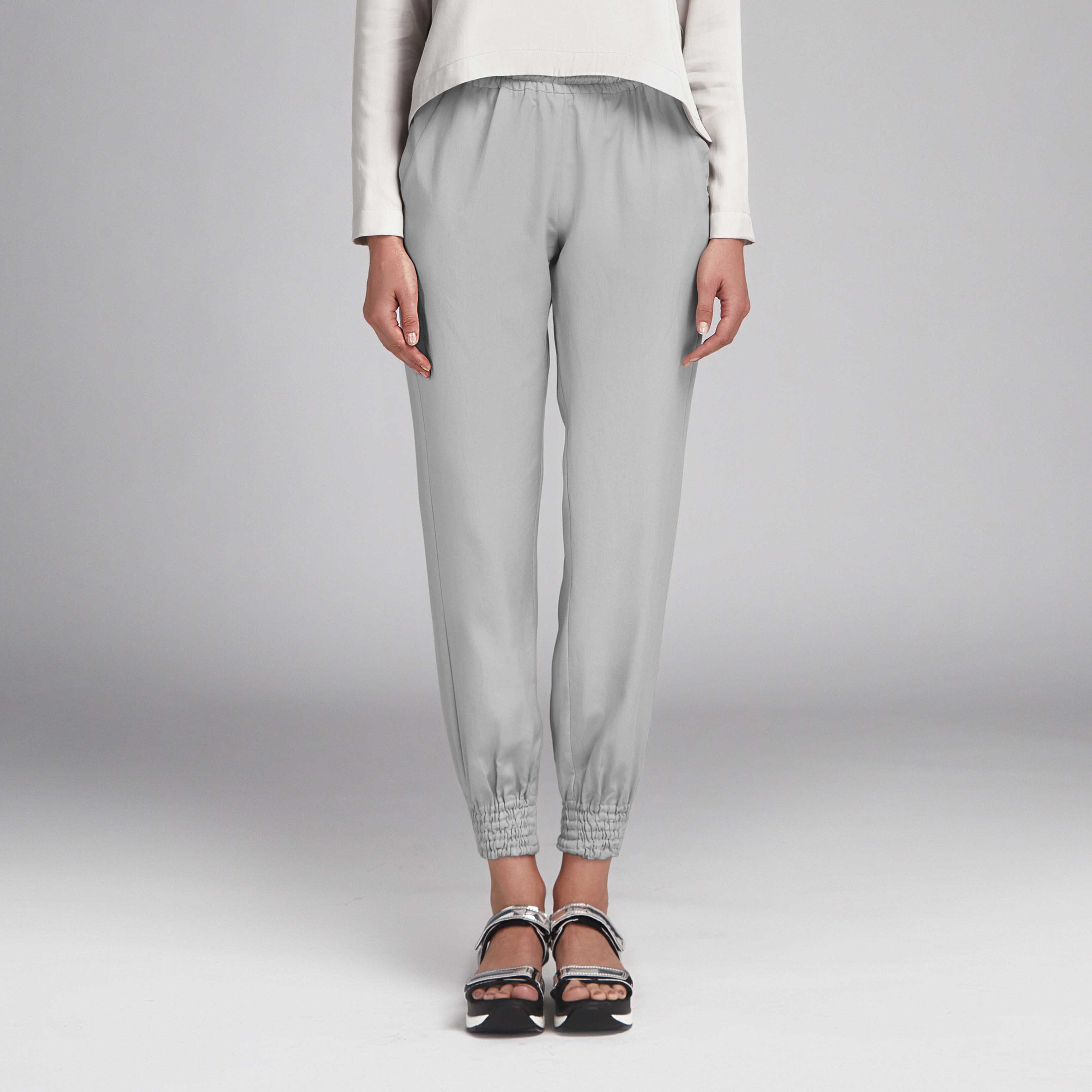 Tecido Crepe Moda Cinza Claro - Ribes y Casals