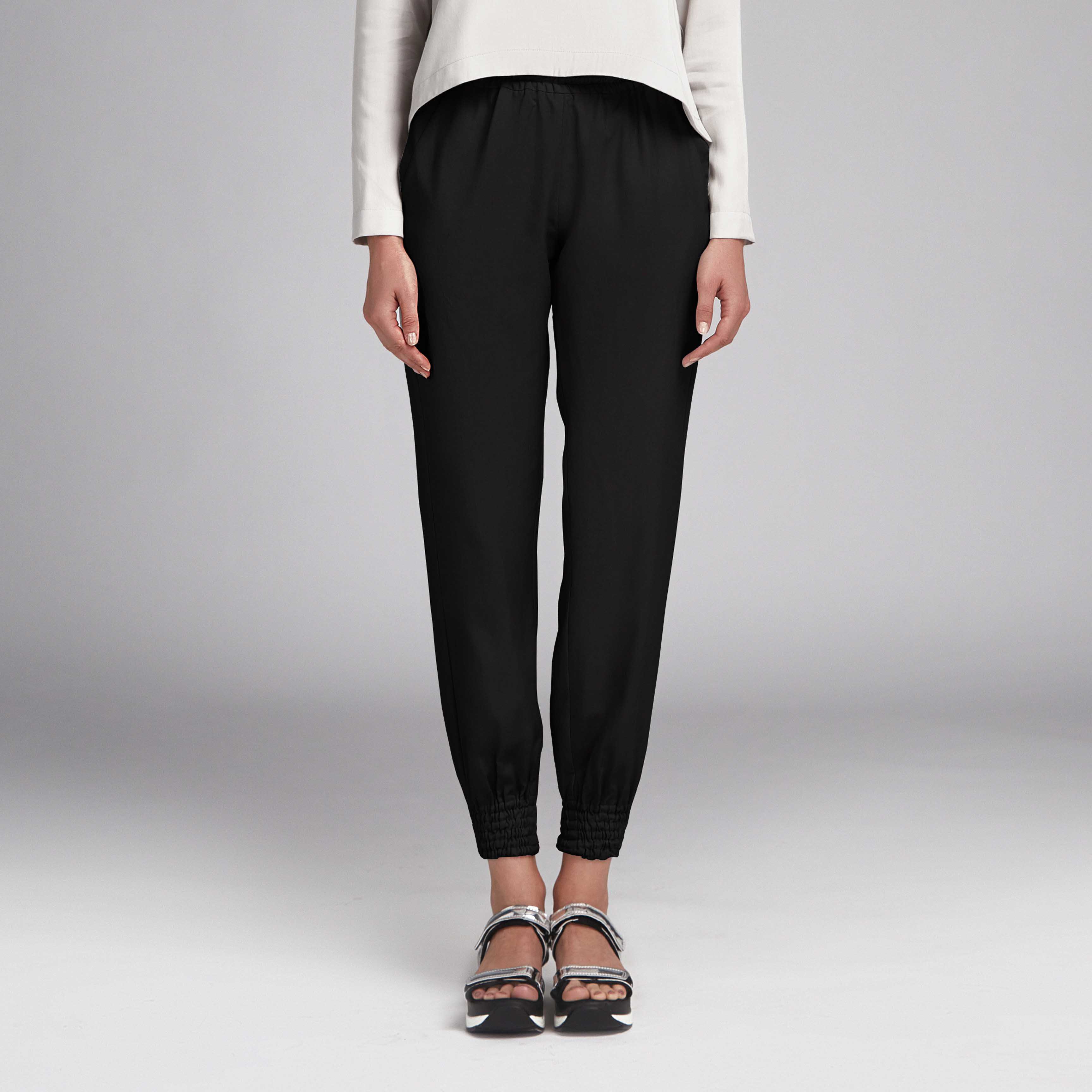 Tecido Crepe Moda Preto - Ribes y Casals