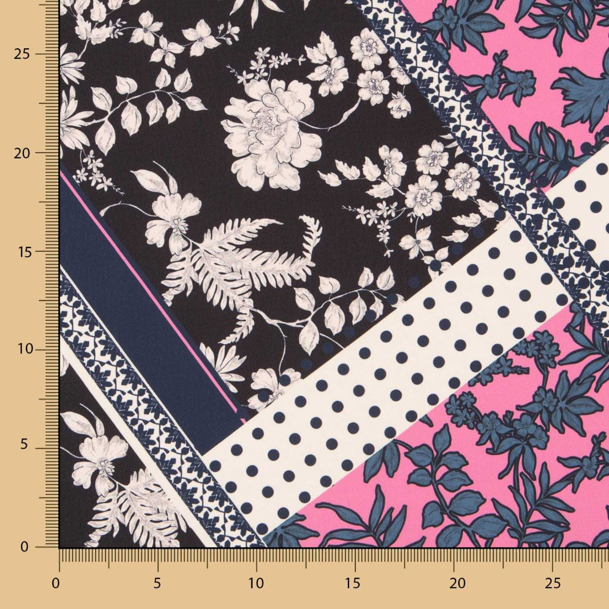 Crepe Pacthwork Azul Noite - Ribes y Casals