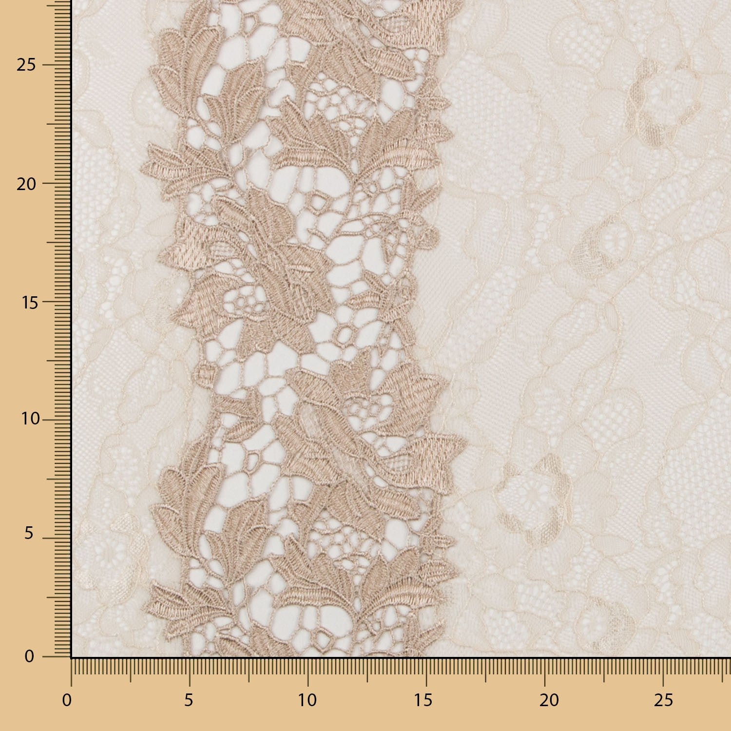 Renda Chantilly Branca - Ribes y Casals