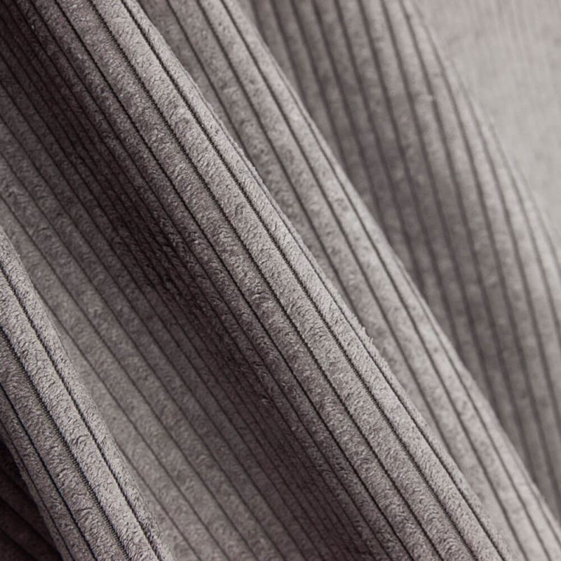 Confecção de conjunto de almofadas de veludo cotelê - Ribes y Casals