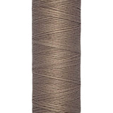 Fios Gütermann 100 m, cor 199, castanho claro - Ribes y Casals