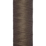 Fios Gütermann 100 m, cor 467, castanho escuro - Ribes y Casals