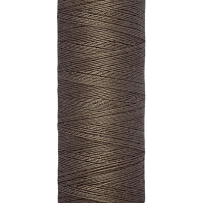 Fios Gütermann 100 m, cor 467, castanho escuro - Ribes y Casals