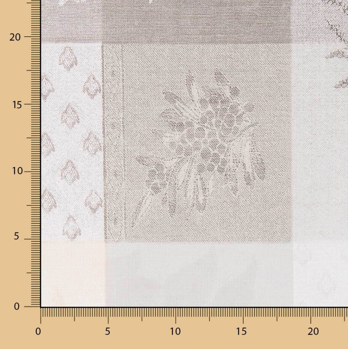 Tecido Hule com Protecção de Mesa Loto - Ribes y Casals