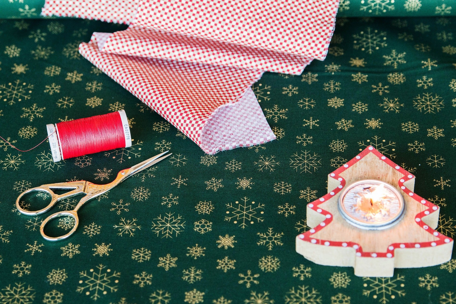 Algodão Verde Estrela Natal Ouro - Ribes y Casals