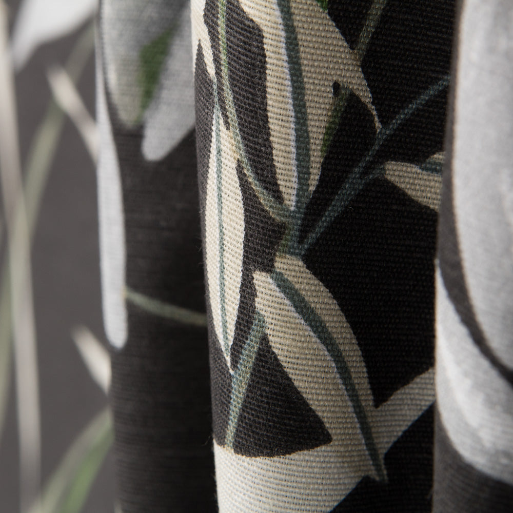 Tecido de Lona Estampada Tropic Preto - Ribes y Casals