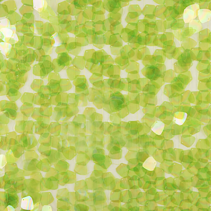 Tule Verde Lima com Brilhos e Lantejoulas em Forma de Lágrima - Ribes y Casals