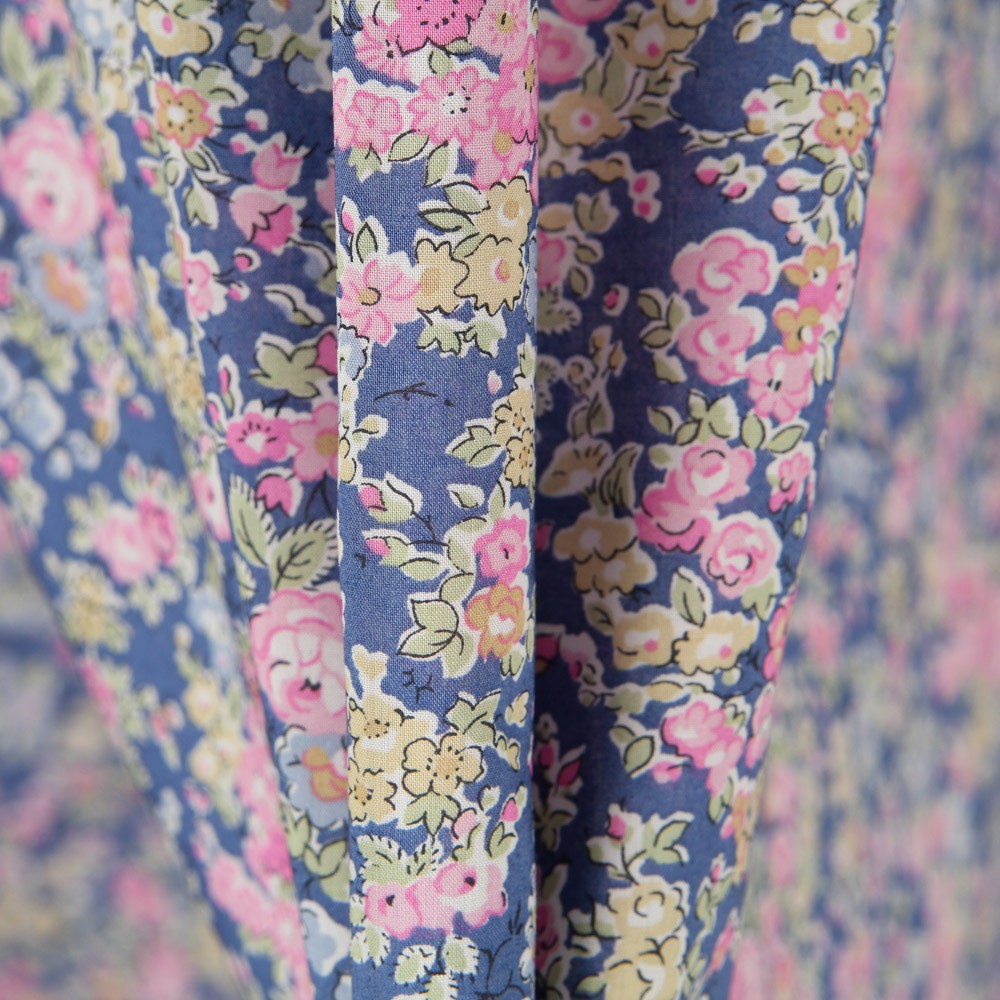 Tecido Liberty London Romance Encarnado - Ribes y Casals