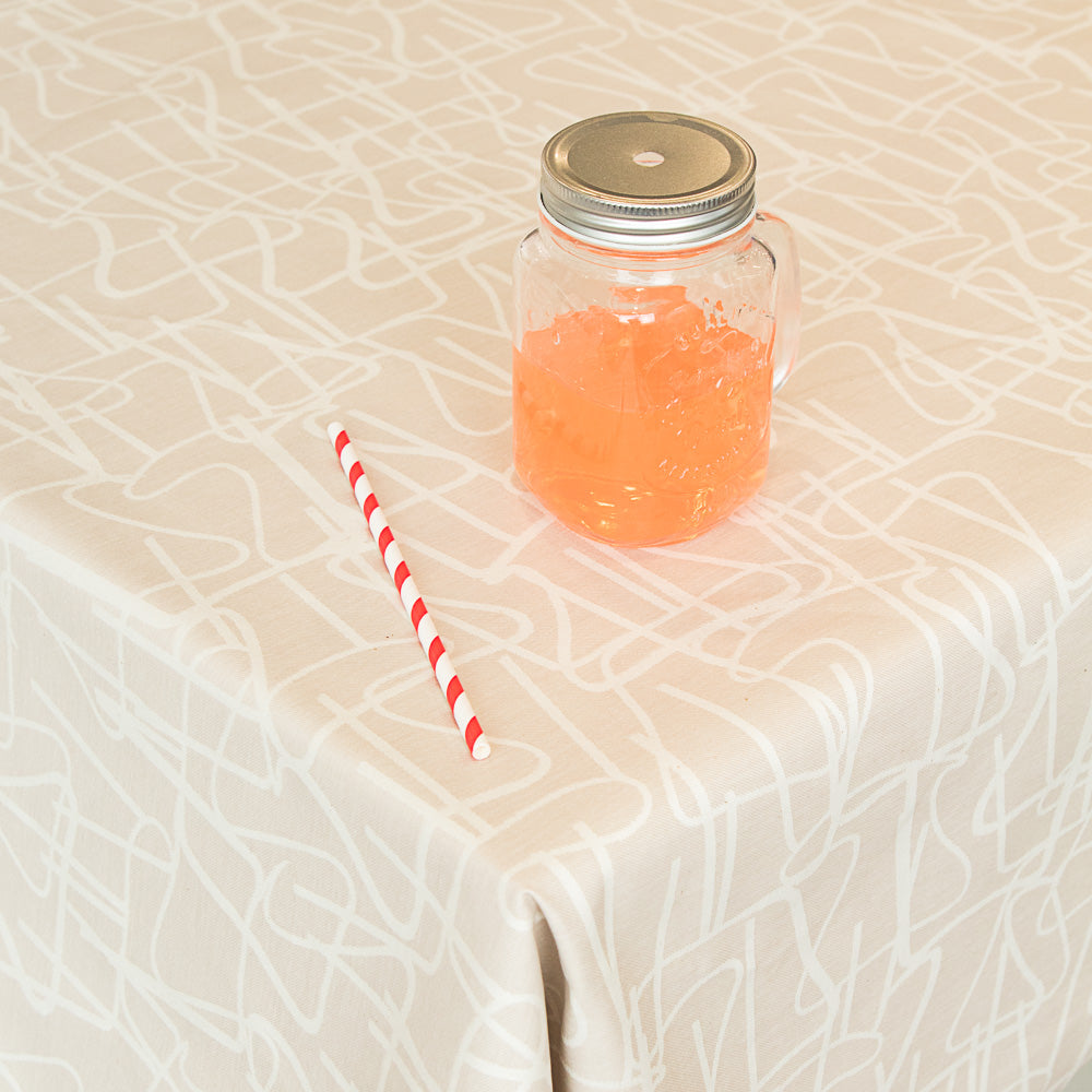 Toalha de Mesa Anti-Mancha Tags Bege - Ribes y Casals