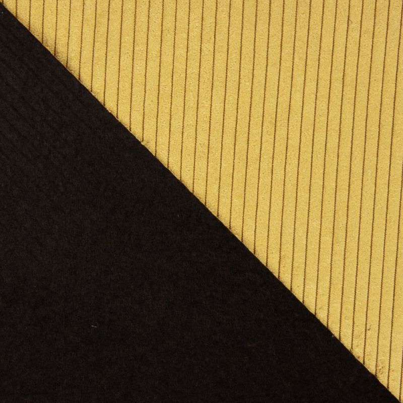 Confecção de conjunto de almofadas de veludo cotelê - Ribes y Casals