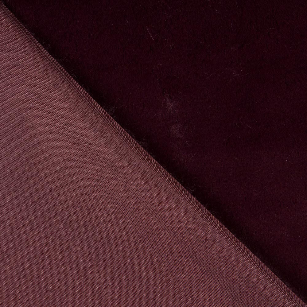 Pelo Corto Suave Borgoña - Ribes y Casals