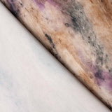 Tecido de poliéster liso – Estampa abstrata em malva e camelo - Ribes y Casals