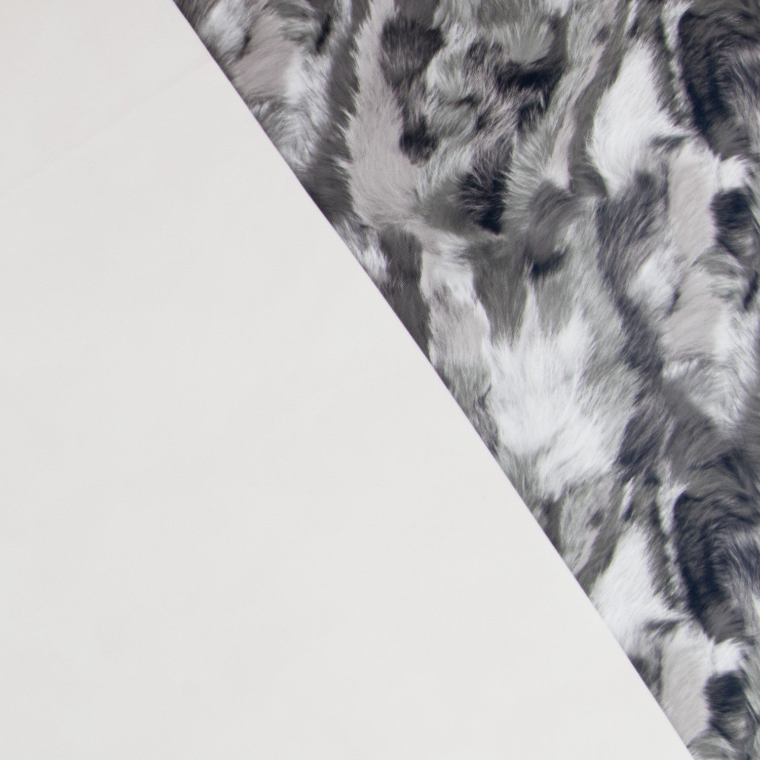 Couro Sintético Animal Print Cinza - Ribes y Casals