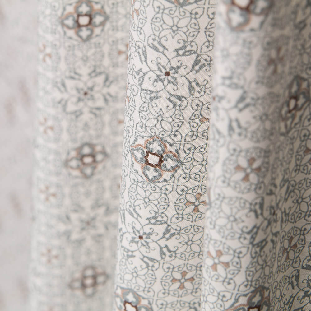 Popeline Mosaico Floral Cinzento - Ribes y Casals