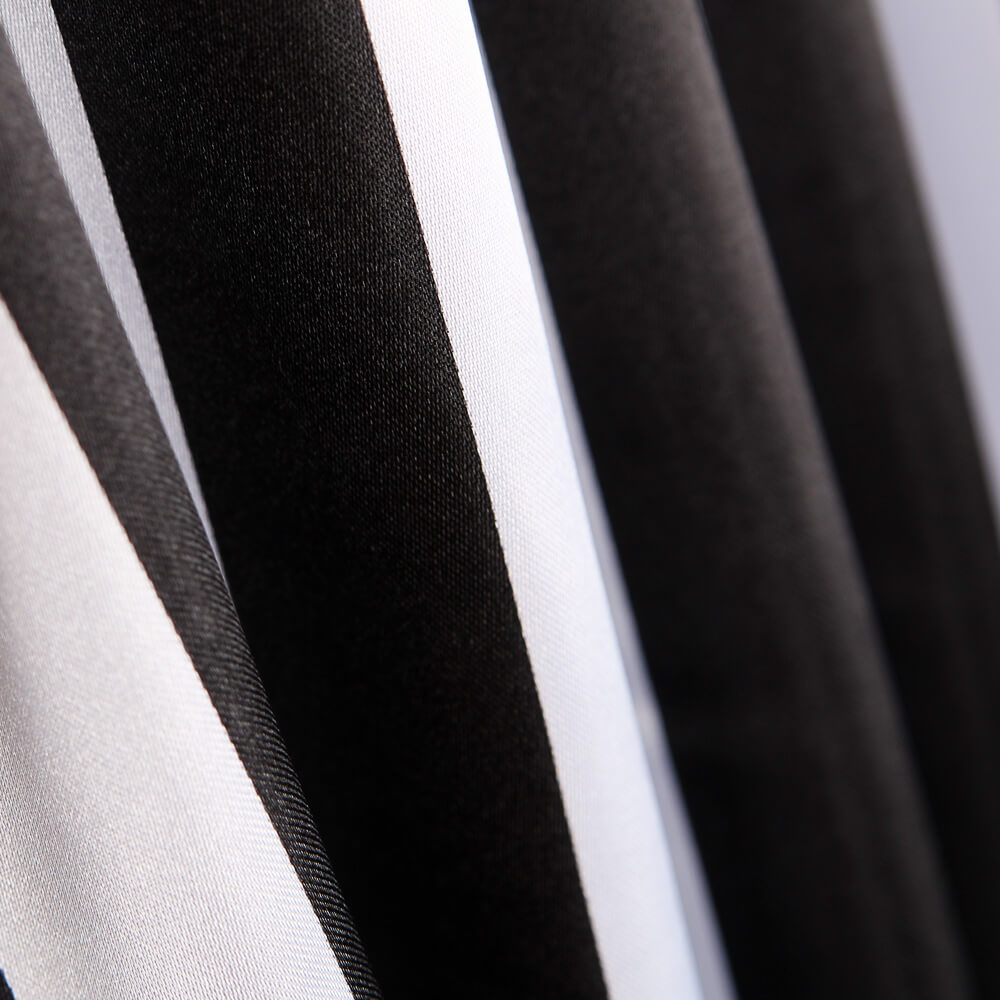 Cetim Carnaval Riscas Preto - Ribes y Casals