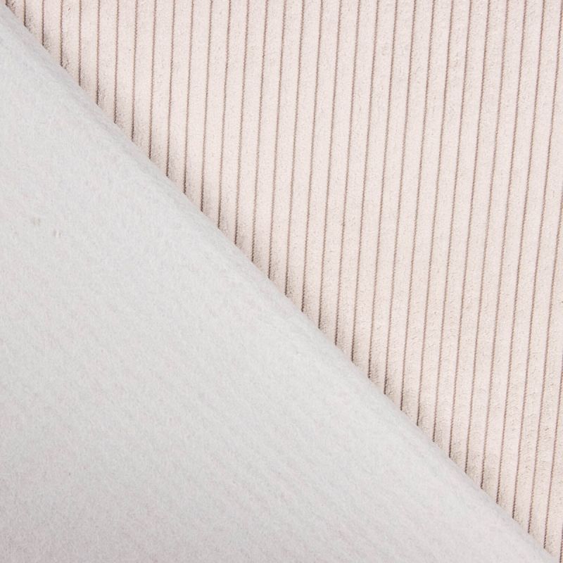 Confecção de conjunto de almofadas de veludo cotelê - Ribes y Casals