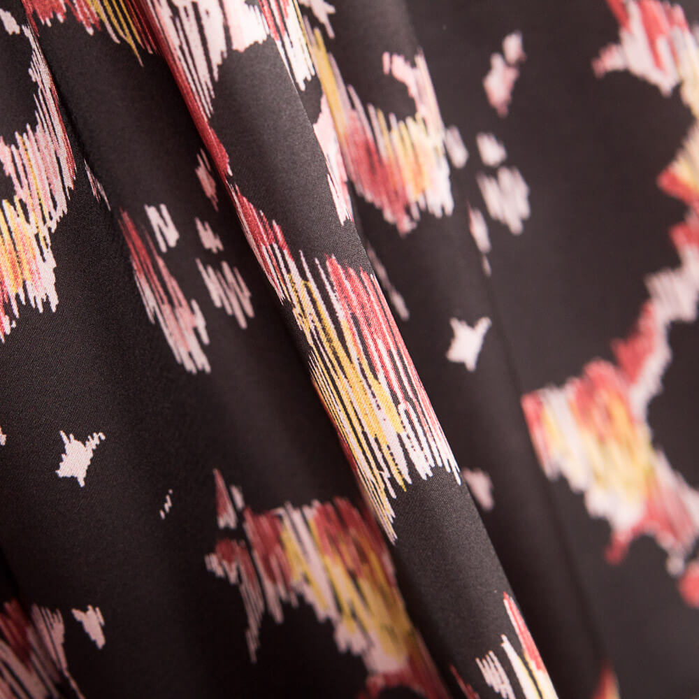 Cetim Listrado Floral Preto - Ribes y Casals