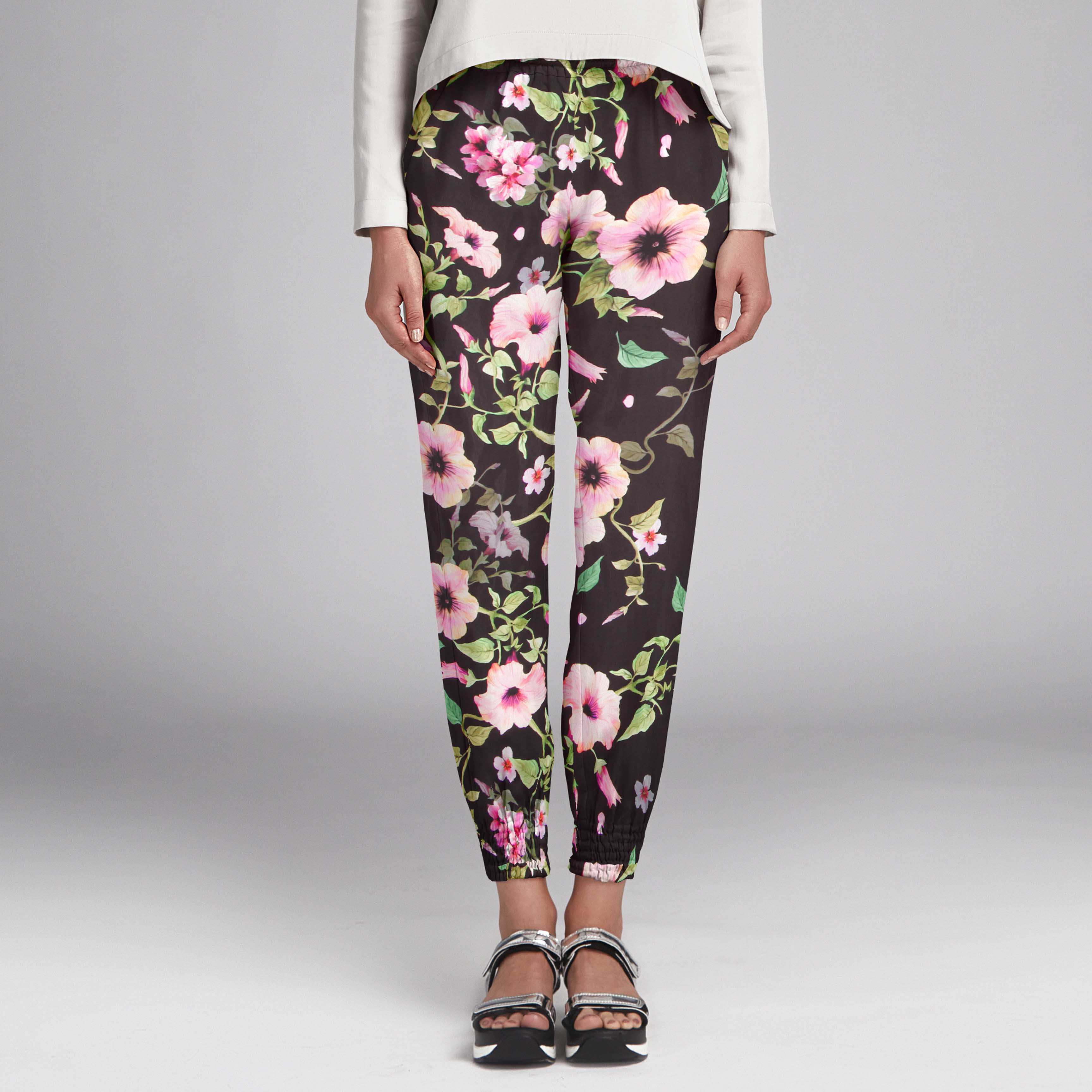 Cetim Shangai Preto - Ribes y Casals