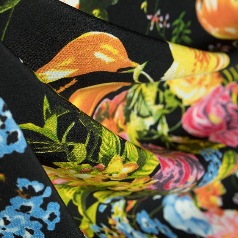 Tecido Crepe Flores Ramo Negro - Ribes y Casals