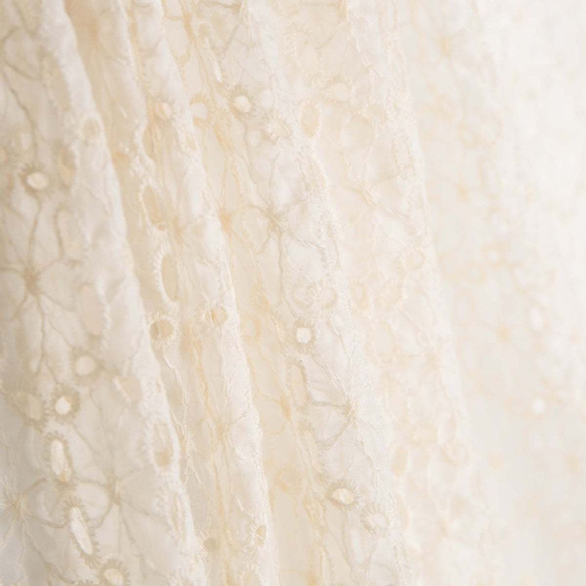 Gaze Poliéster Bordado Cru Maxi Flor - Ribes y Casals