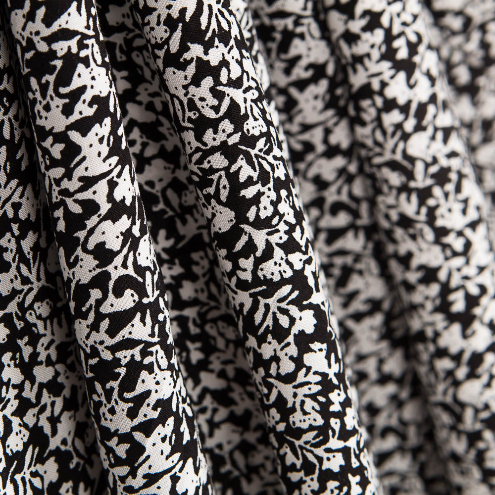 Viscosa Floral Pétalos Negra - Ribes y Casals