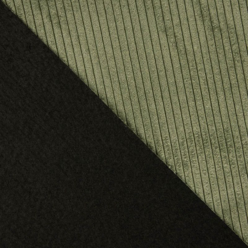 Confecção de conjunto de almofadas de veludo cotelê - Ribes y Casals