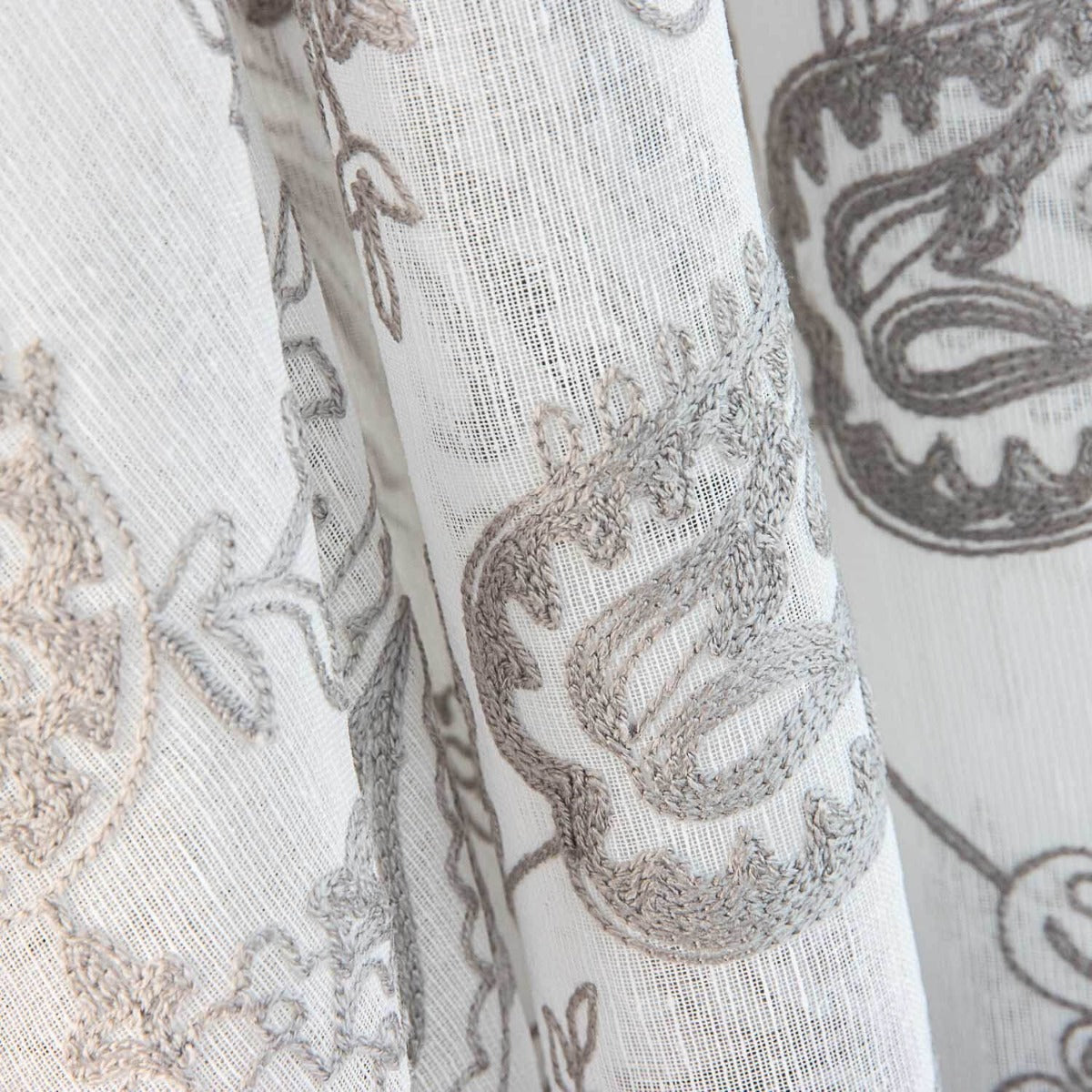 Cortina Bordada Caxemira Albero - Ribes y Casals